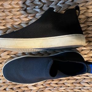 Black Rothy’s ankle boots.